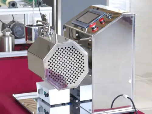 纳米级研磨极限！深度解析创未来 TC-FT0.3 实验型卧式棒销纳米砂磨机